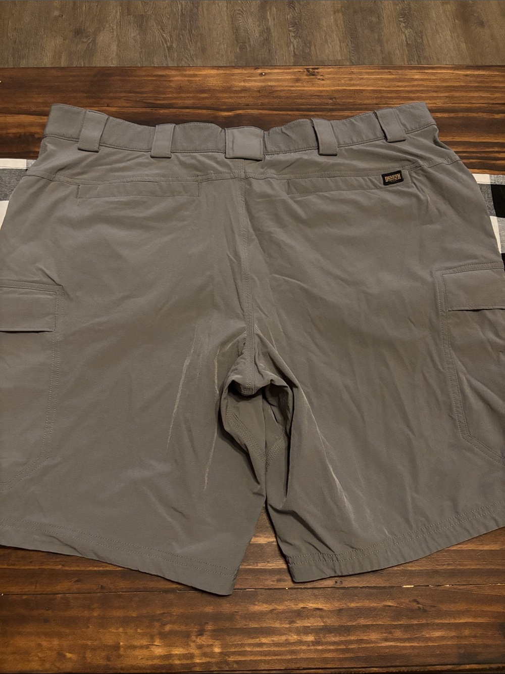 Duluth armachillo gray shorts 42 - Picture 4 of 4